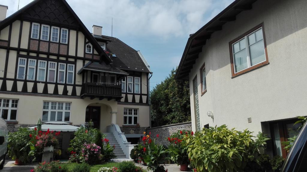 Апартаменты Haus Zu Den Zwei Eichen Перхтольдсдорф Экстерьер фото