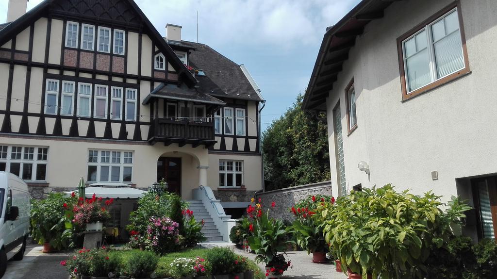 Апартаменты Haus Zu Den Zwei Eichen Перхтольдсдорф Экстерьер фото